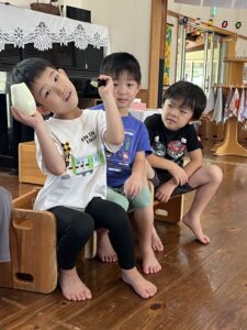 ５歳　はっぴー組　白いナスと赤いピーマン